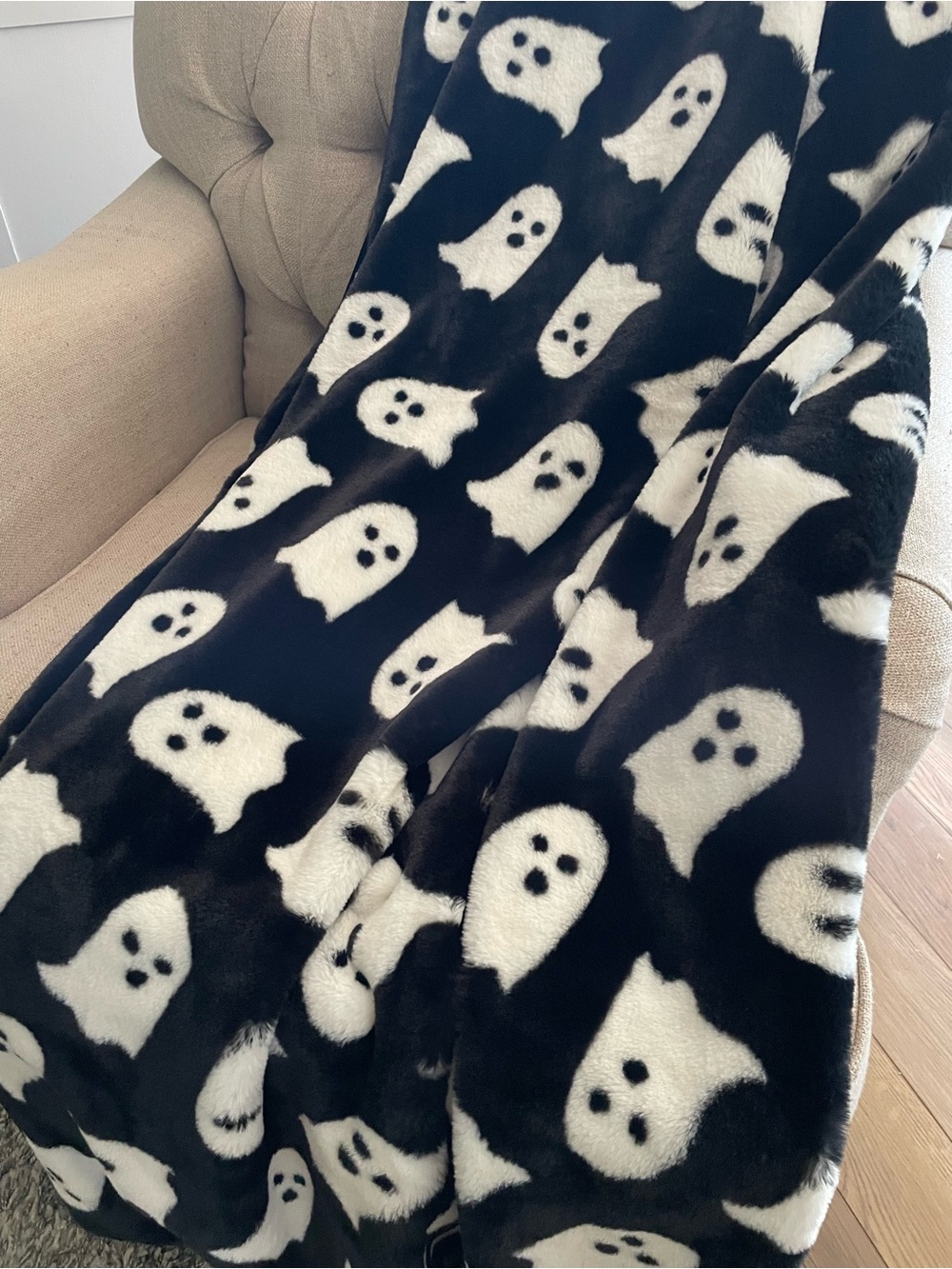Storehouse Black and White Ghost Throw Blanket 50x70 Halloween